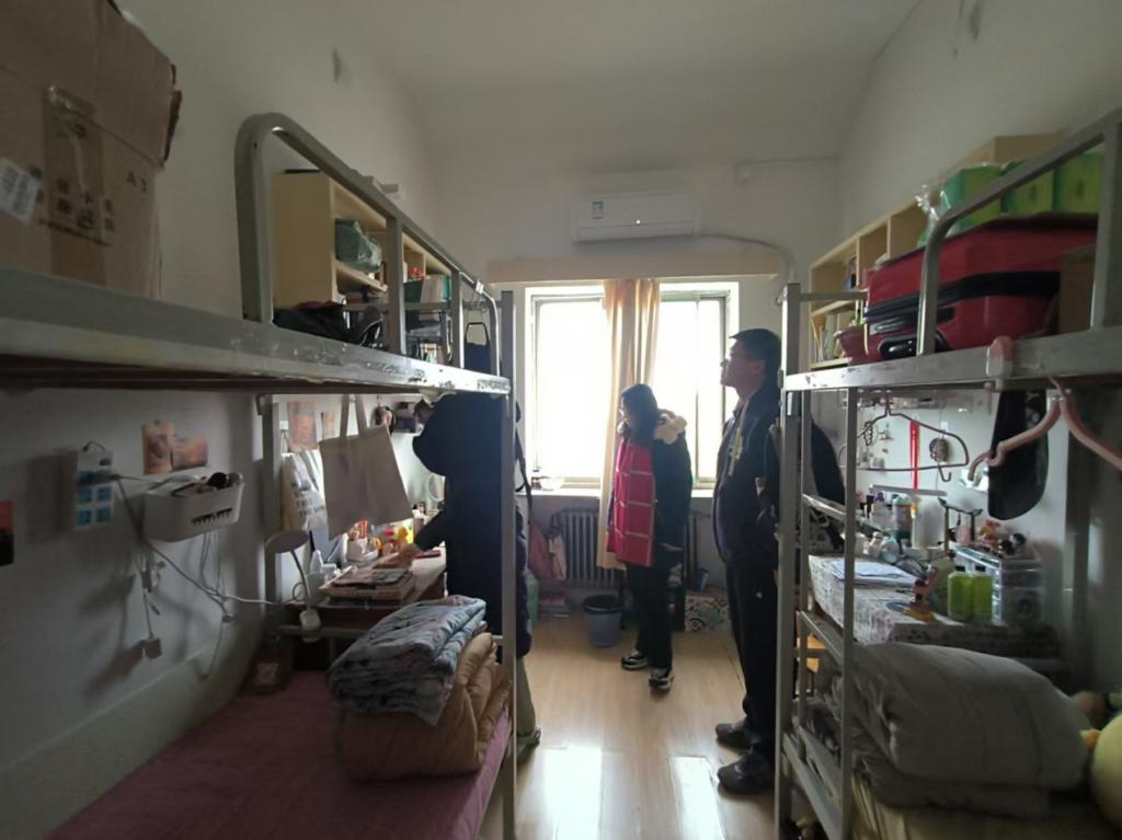 雷竞技RAYBET开展学期末宿舍安全...